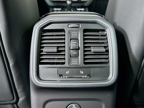 New 2026 Porsche Macan image 26