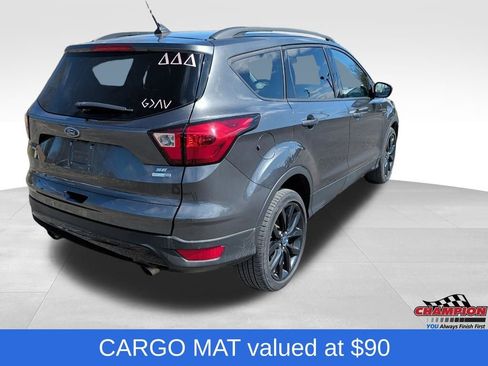Used 2019 Ford Escape SE image 4
