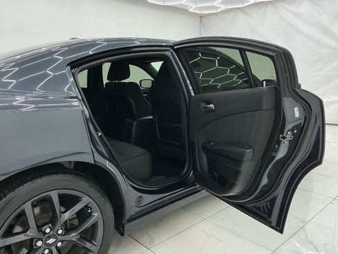 Used 2019 Dodge Charger SXT w/ Blacktop Package RWD image 23