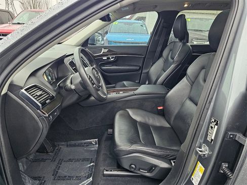 Used 2018 Volvo XC90 T5 Momentum w/ Convenience Package image 22