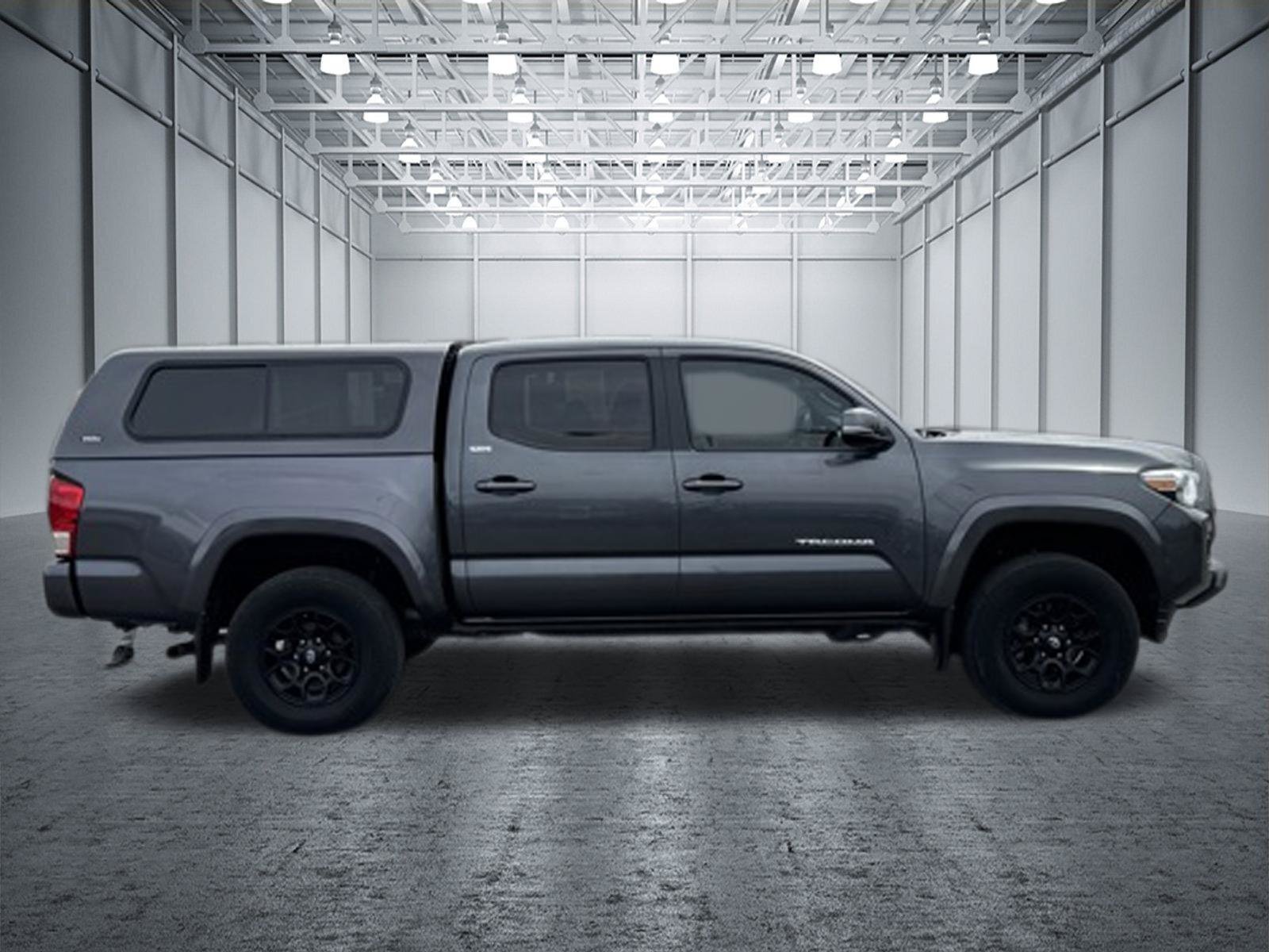 Used 2022 Toyota Tacoma SR5 AWD/4WD image 13