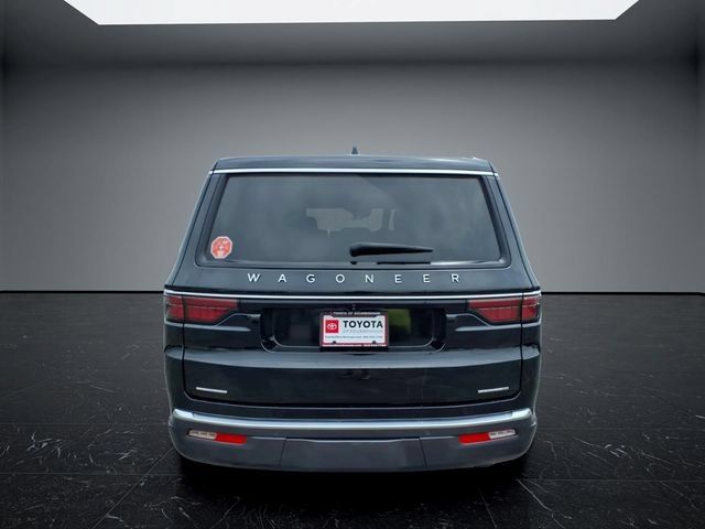Used 2022 Jeep Wagoneer Series II AWD/4WD image 4