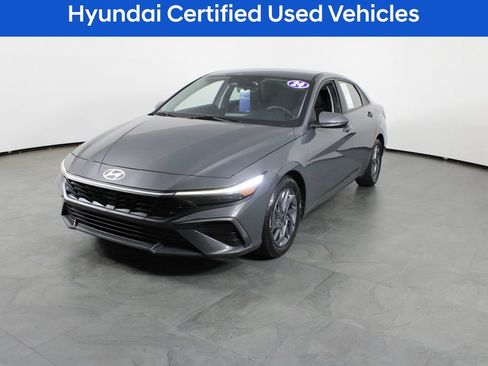 Certified 2024 Hyundai Elantra SEL FWD image 2