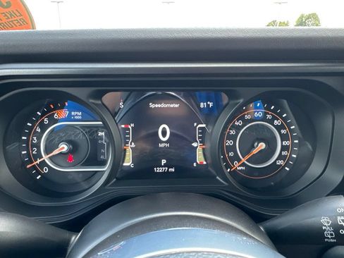 Certified 2026 Jeep Wrangler Unlimited Sahara AWD/4WD image 14