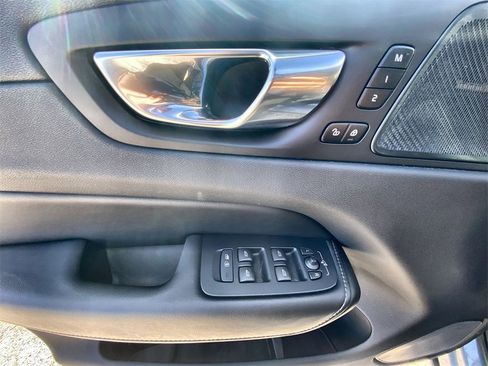Used 2023 Volvo XC60 B5 Ultimate w/ Climate Package image 15
