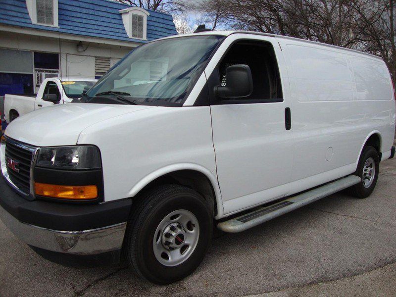 Used 2024 GMC Savana 2500 w/ Driver Convenience Package RWD image 2