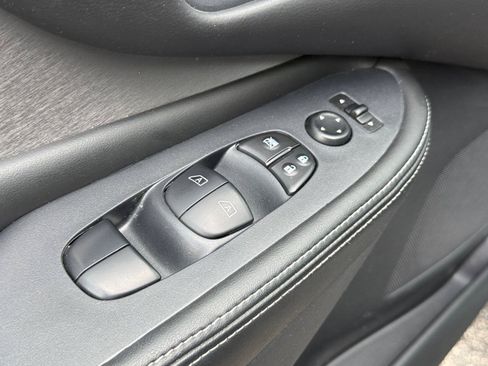 Used 2019 Nissan Murano SV w/ Cargo Package AWD/4WD image 16