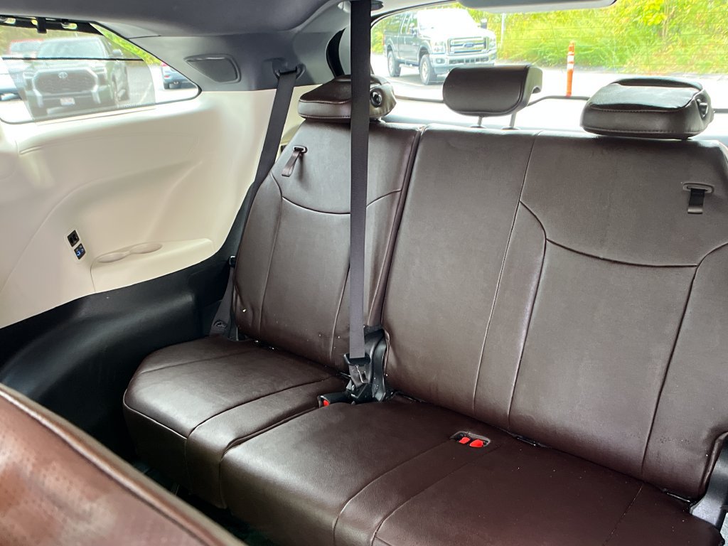 Certified 2024 Toyota Sienna Platinum AWD/4WD image 24