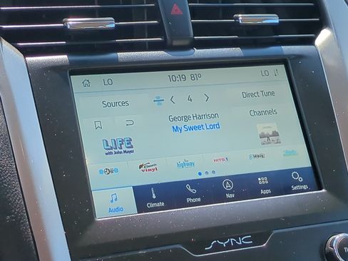 Used 2020 Ford Fusion SE FWD image 20