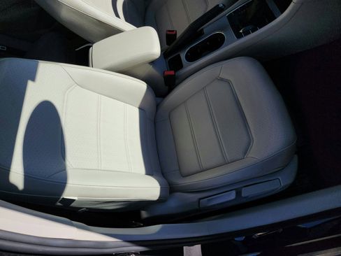 Used 2022 Volkswagen Passat 2.0T SE image 24