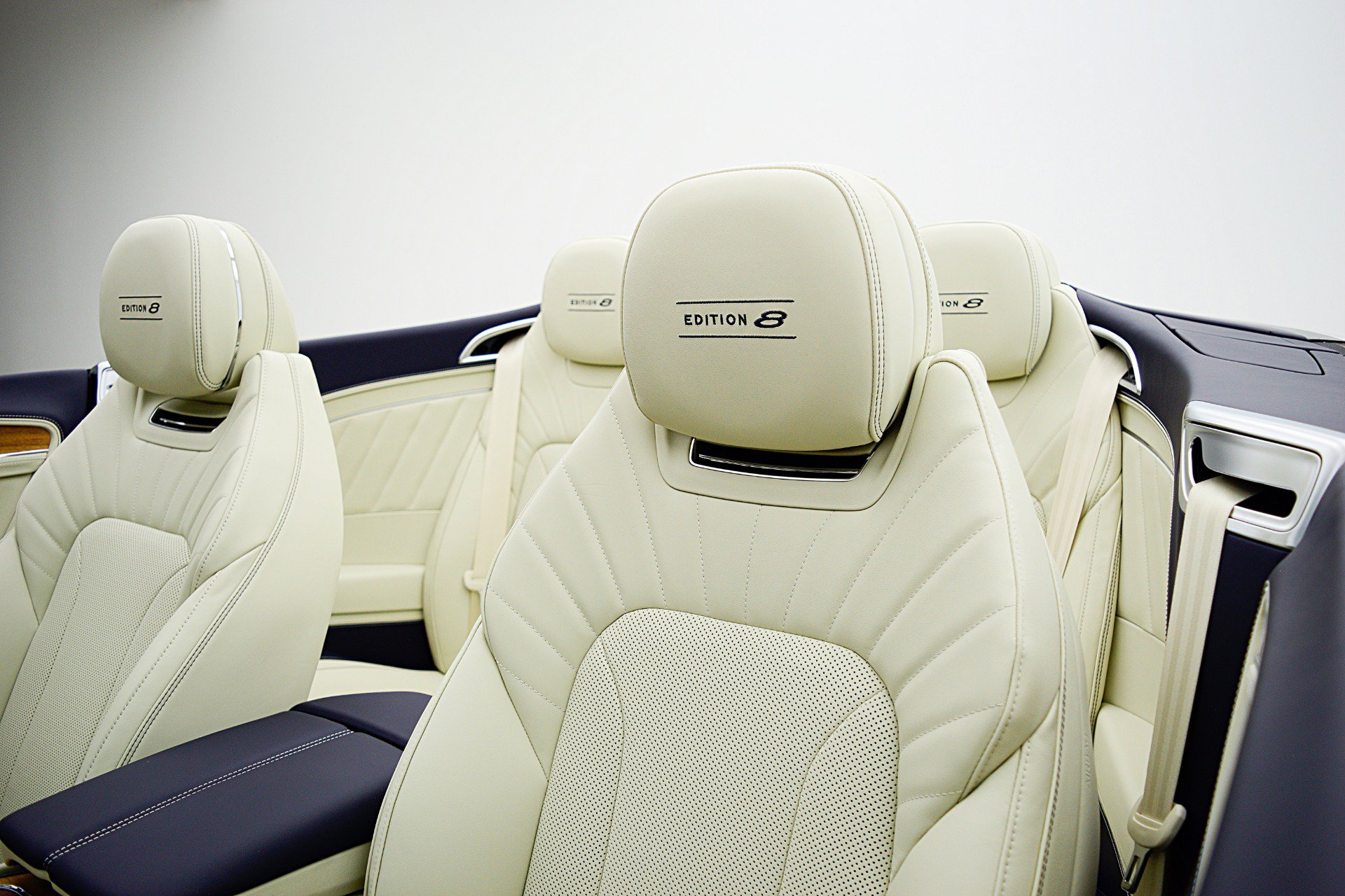 Used 2024 Bentley Continental GT AWD/4WD image 33