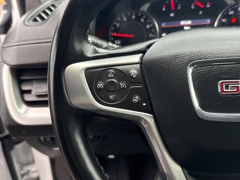 Used 2024 GMC Terrain SLT image 32