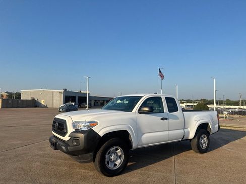 Used 2023 Toyota Tacoma SR RWD image 6