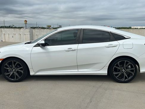 Used 2019 Honda Civic Sport image 9