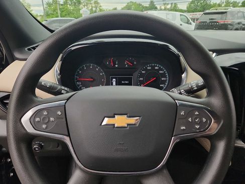 Used 2023 Chevrolet Traverse LS FWD image 18