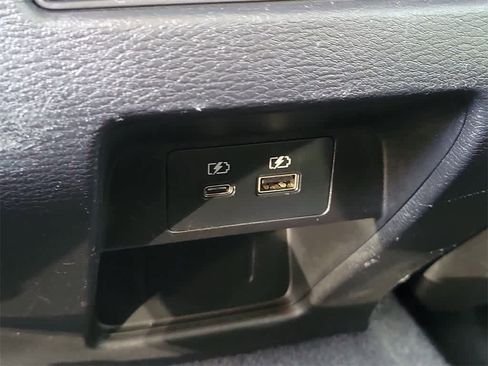 Used 2024 Mitsubishi Outlander SE image 13