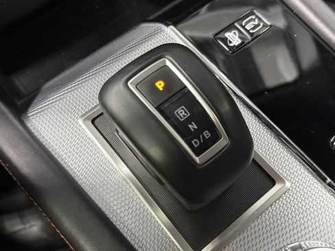 Used 2025 Mitsubishi Outlander SEL AWD/4WD image 24