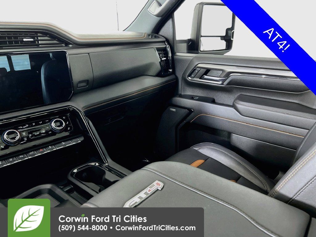 Used 2024 GMC Sierra 2500 AT4 w/ AT4 Premium Plus Package AWD/4WD image 28