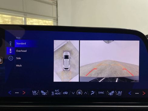 Used 2024 Chevrolet Equinox EV RS image 26