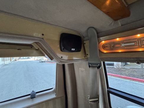 Used 1999 Chevrolet Express 1500 w/ Convenience Pkg image 38