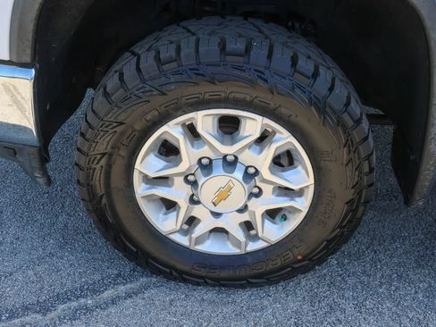 Used 2021 Chevrolet Silverado 2500 LTZ w/ LTZ Convenience Package AWD/4WD image 7