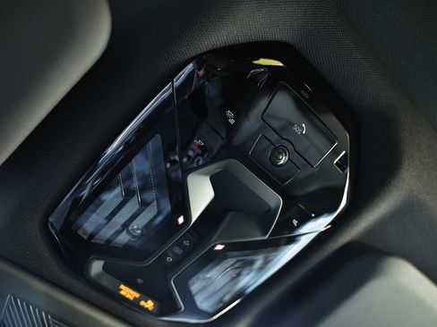 Used 2026 BMW X3 xDrive30 w/ Premium Package image 40