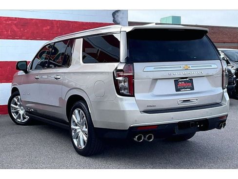 Used 2024 Chevrolet Suburban High Country AWD/4WD image 13