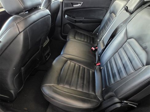 Used 2022 Ford Edge SEL w/ Convenience Package image 8