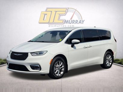 Used 2023 Chrysler Pacifica Touring-L