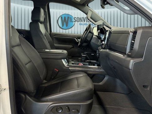 Used 2022 Chevrolet Silverado 1500 LTZ w/ Z71 Off-Road Package image 6