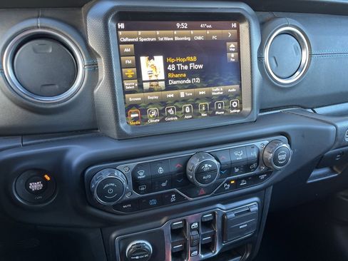 Used 2021 Jeep Wrangler Unlimited Rubicon 4xe w/ Steel Bumper Group image 37