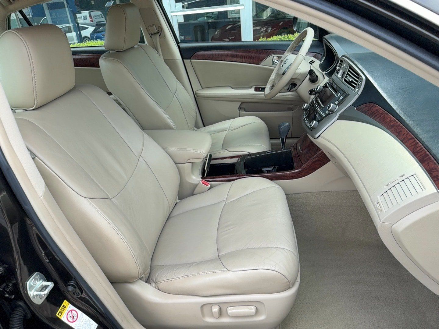 Used 2011 Toyota Avalon FWD image 19
