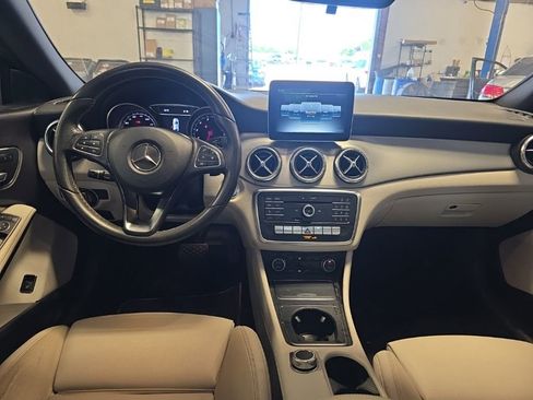 Used 2018 Mercedes-Benz CLA 250 image 4