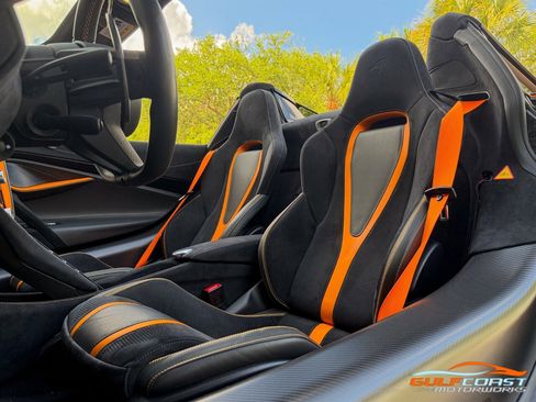 Used 2022 McLaren 720S Performance RWD image 25