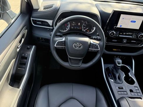 Used 2026 Toyota Highlander XLE AWD/4WD image 29