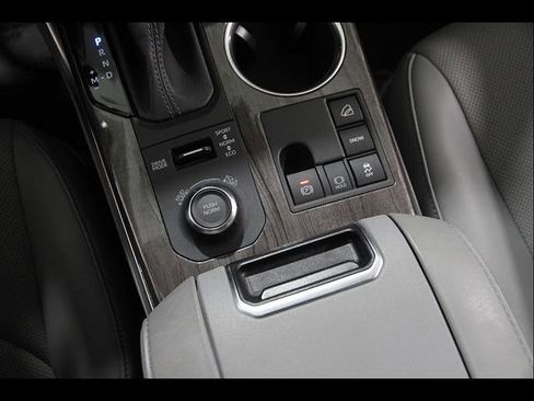 Used 2023 Toyota Highlander Limited AWD/4WD image 17