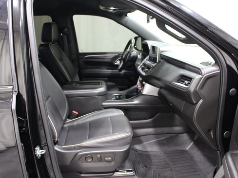 Used 2022 GMC Yukon XL SLT w/ SLT Luxury Package AWD/4WD image 26