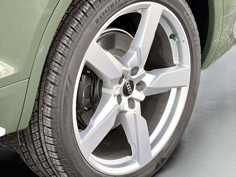 Used 2022 Audi SQ5 Premium Plus w/ Premium Plus Package image 12