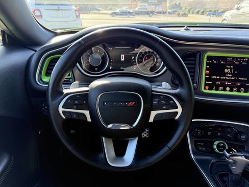 Used 2015 Dodge Challenger R/T Scat Pack w/ Scat Pack Appearance Package image 15