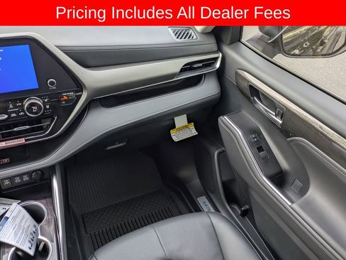 New 2026 Toyota Highlander Limited AWD/4WD image 19