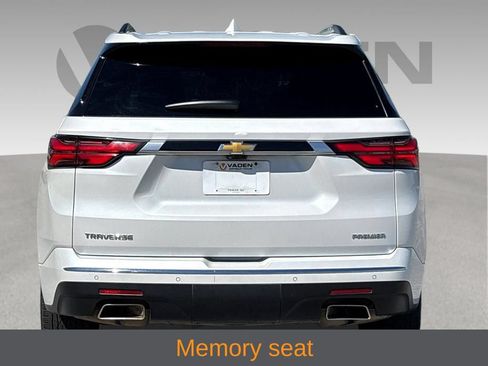 Used 2023 Chevrolet Traverse Premier FWD image 14