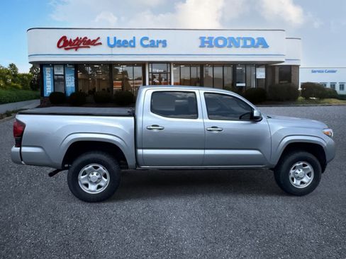 Used 2022 Toyota Tacoma SR AWD/4WD image 6