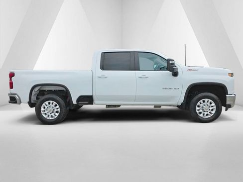 Used 2023 Chevrolet Silverado 2500 LT AWD/4WD image 4