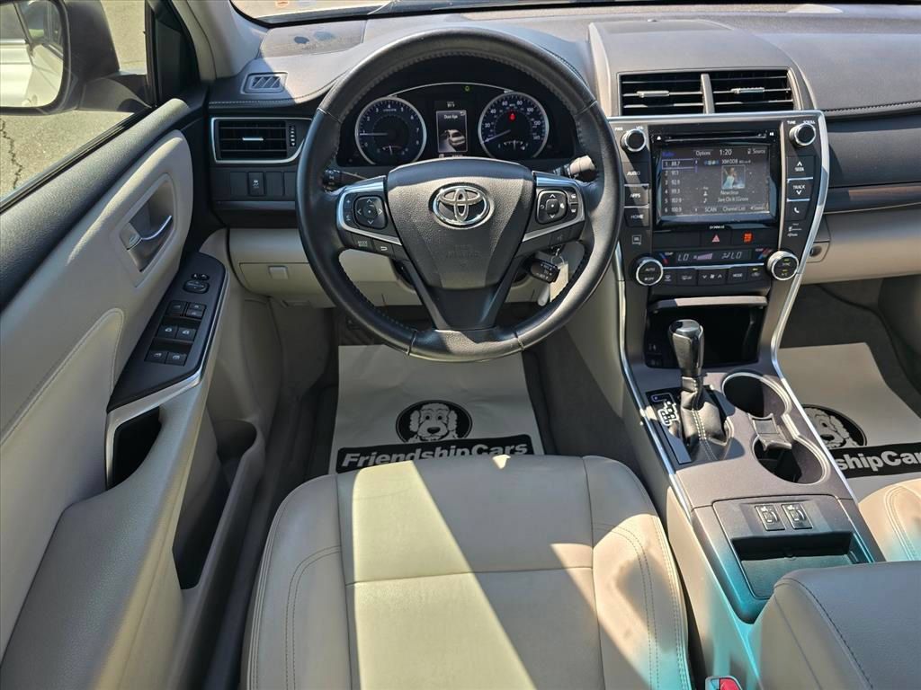 Used 2017 Toyota Camry XLE FWD image 3