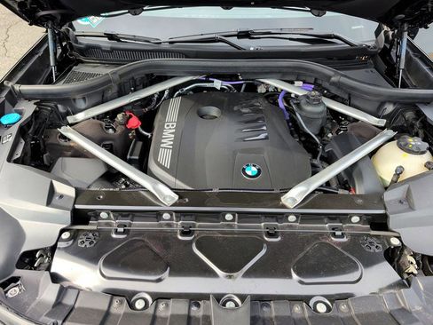 Used 2025 BMW X7 xDrive40i w/ Premium Package image 28