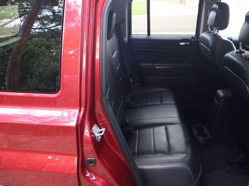 Used 2015 Jeep Patriot Limited w/ Sun/Sound Group FWD image 21