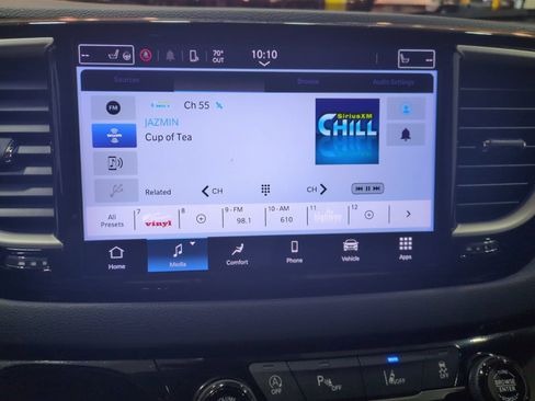 Used 2023 Chrysler Pacifica Touring-L FWD image 27
