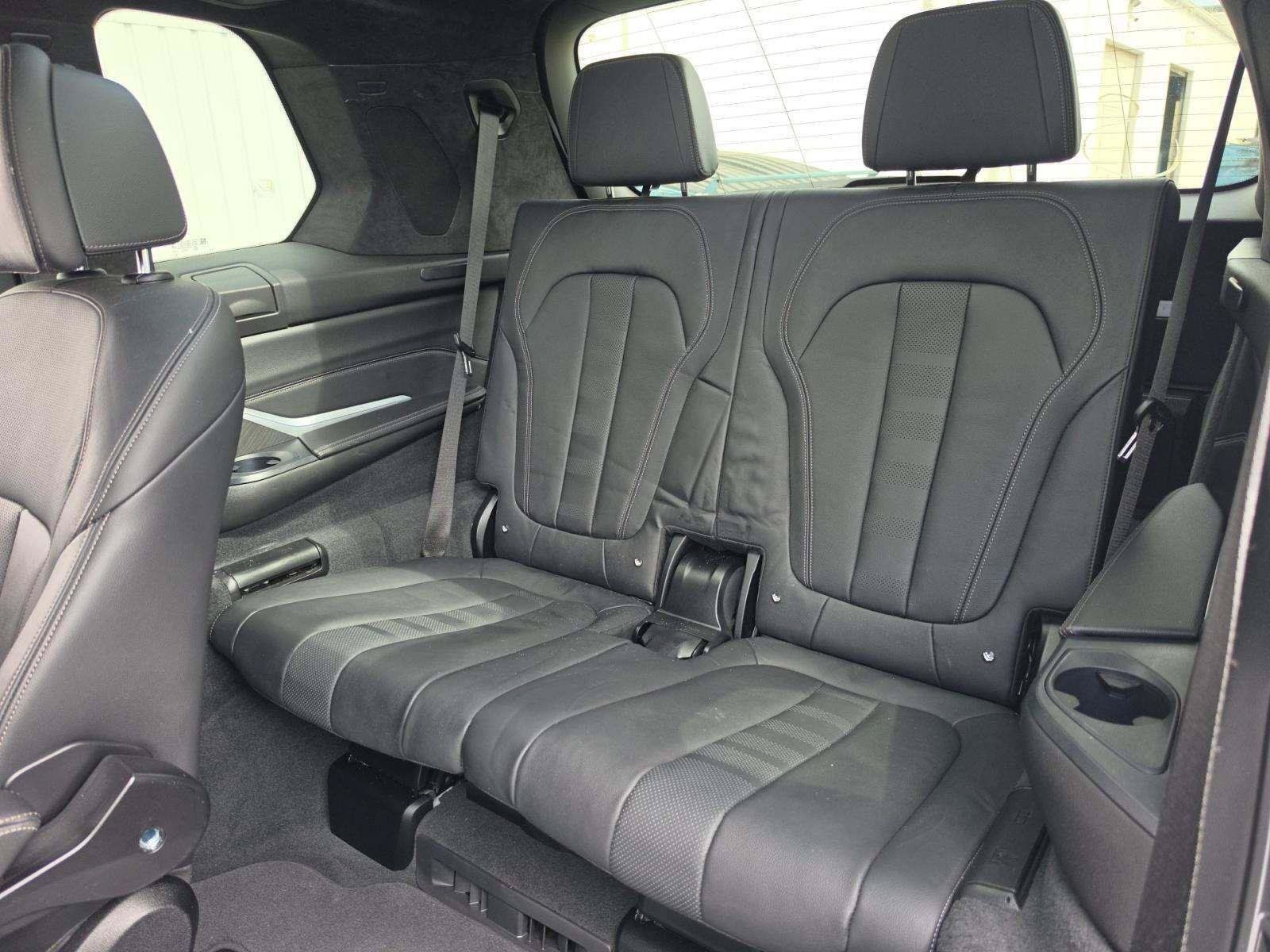 Used 2020 BMW X7 M50i AWD/4WD image 8