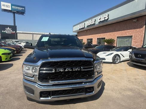 Used 2022 RAM 3500 Tradesman w/ Chrome Appearance Group image 9