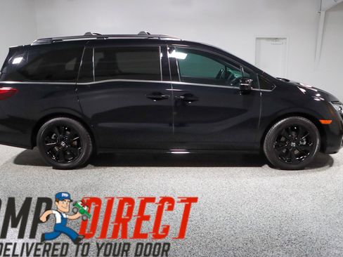 Used 2024 Honda Odyssey Sport image 6
